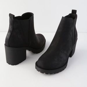 Lulu's Shoes - NWT Chinese Laundry Black Booties Lulu's Shoes - NWT Chinese Laundry Black Booties